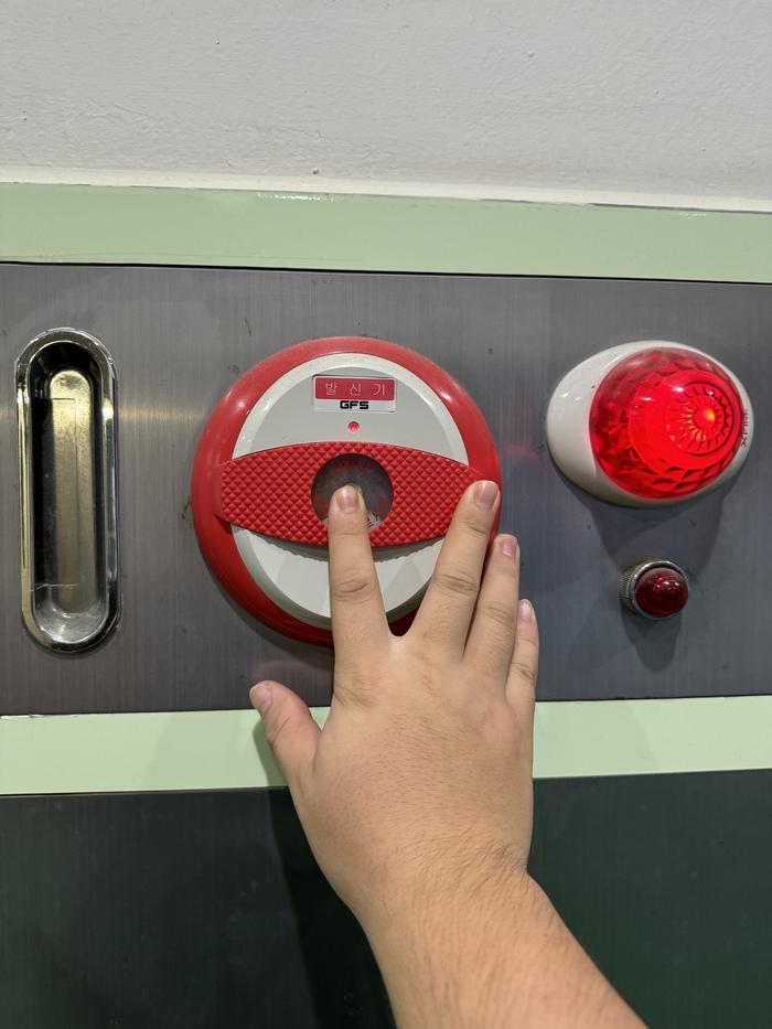 3695294320_VkyX5cbS_e80a24c92ffbf5765161025a69ac97d72d65d74c.jpg 이미지크게보기